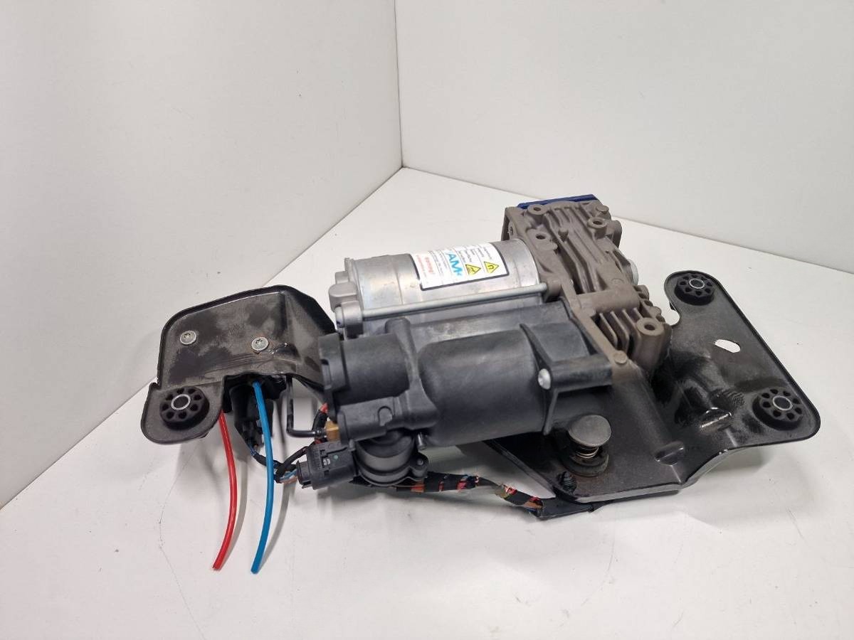 Компрессор пневмоподвески BMW X5 E70, 2011 г