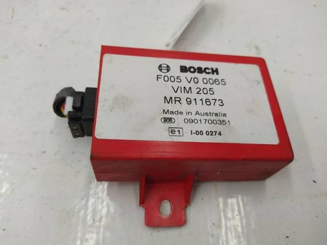 Блок управления Mitsubishi Carisma, 2000 г., OEM MR911673F005V00065, арт. 10298853