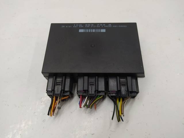 Блок комфорта Volkswagen Passat, 2002 г., OEM 1C0959799A, арт. 10347736