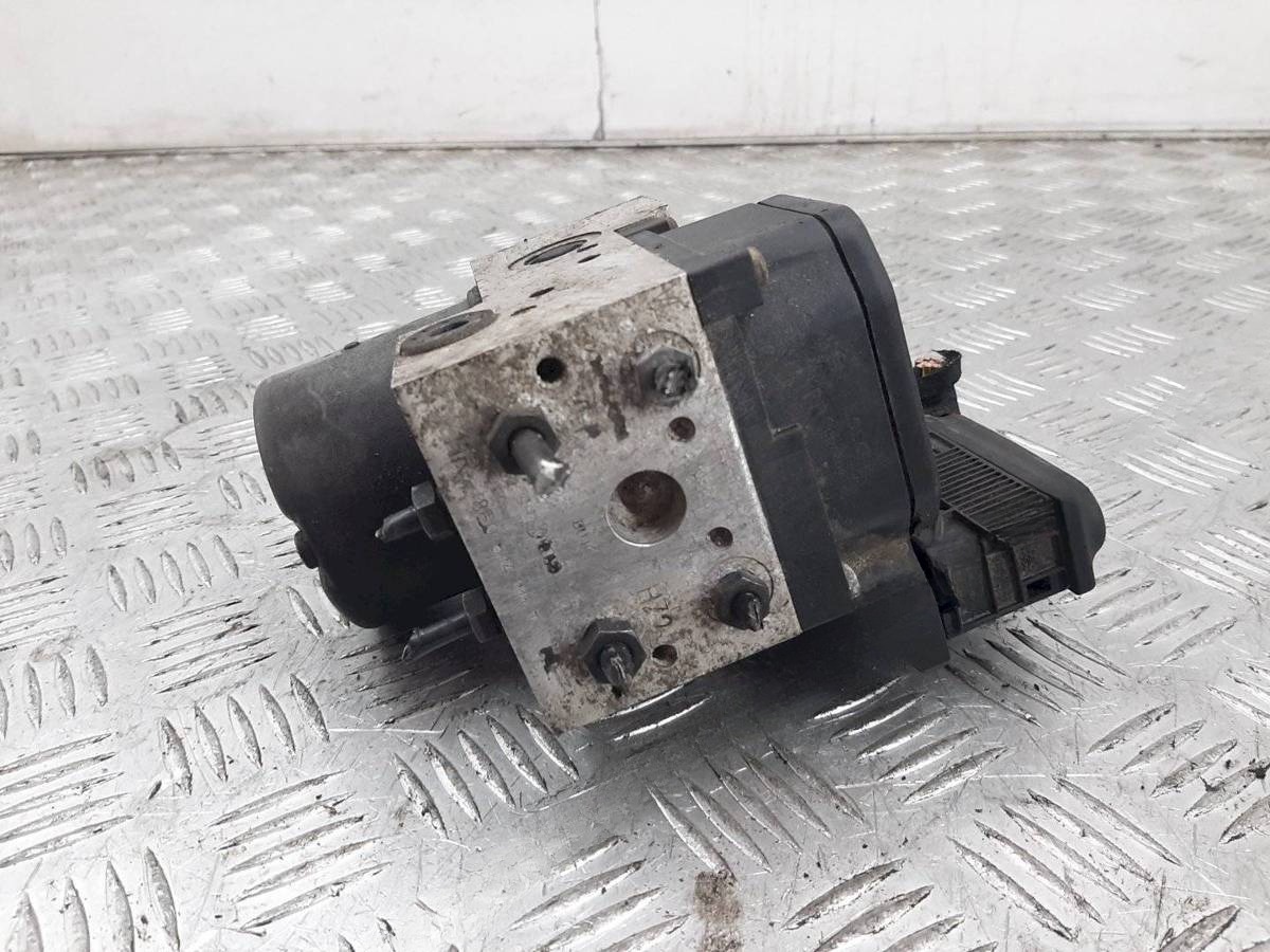 Блок ABS Volkswagen Passat, 2000 г