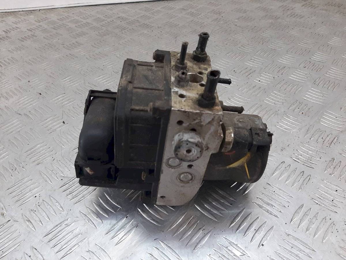 Блок ABS Volkswagen Passat, 2003 г