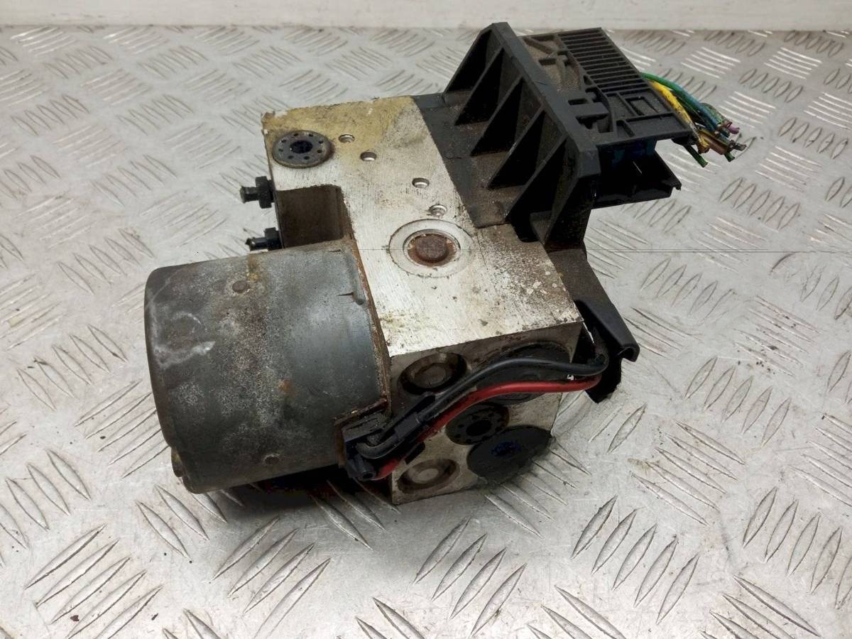 Блок ABS Volkswagen Passat, 2002 г