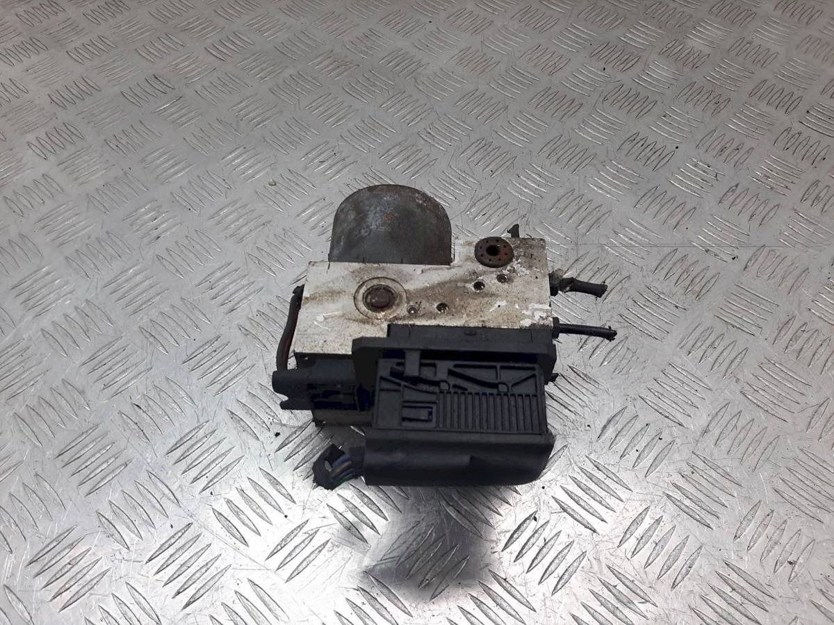 Блок ABS Volkswagen Passat, 2000 г