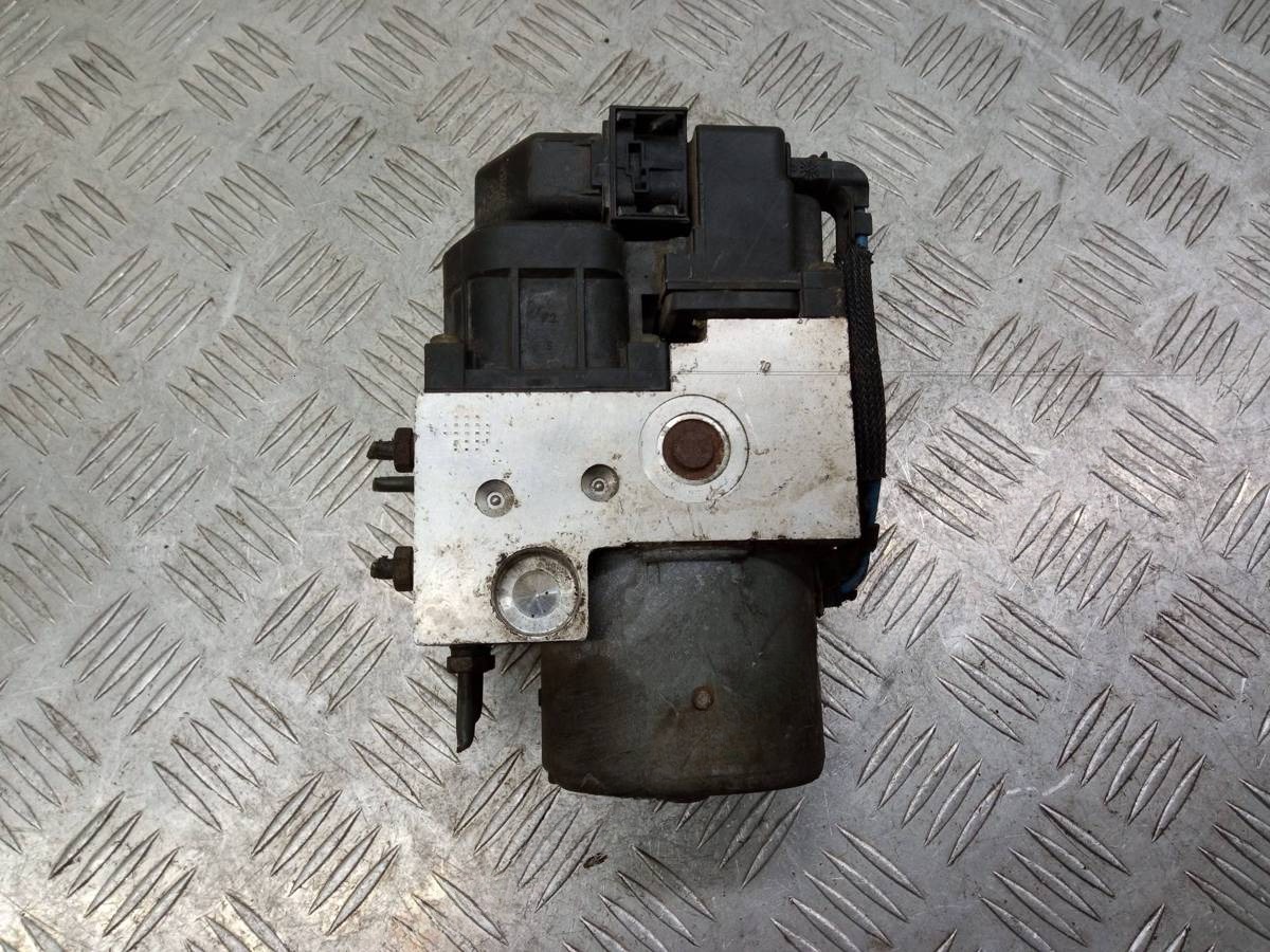 Блок ABS Nissan Almera Tino, 2003 г