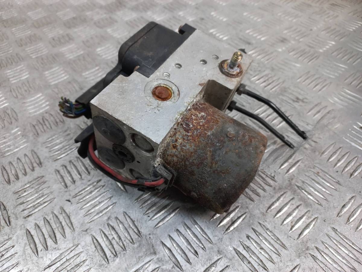 Блок ABS Volkswagen Passat, 2000 г