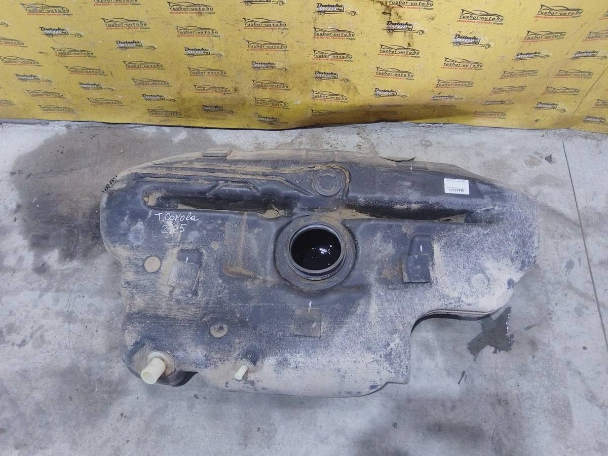 Топливный бак Toyota Corolla E120/E130, 2002 г