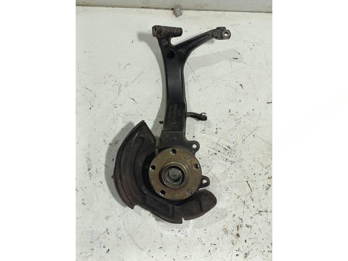 Ступица передняя левая Audi A6, 2001 г
