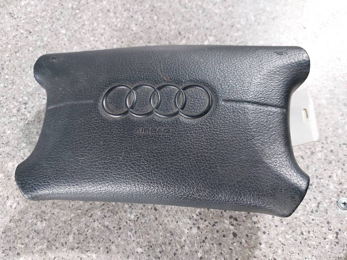 Подушка безопасности водителя Audi 100, 1992 г