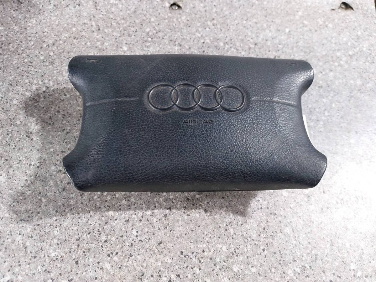 Подушка безопасности водителя Audi A6, 1996 г