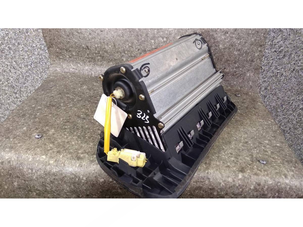Подушка безопасности пассажира Mazda 323, 2001 г