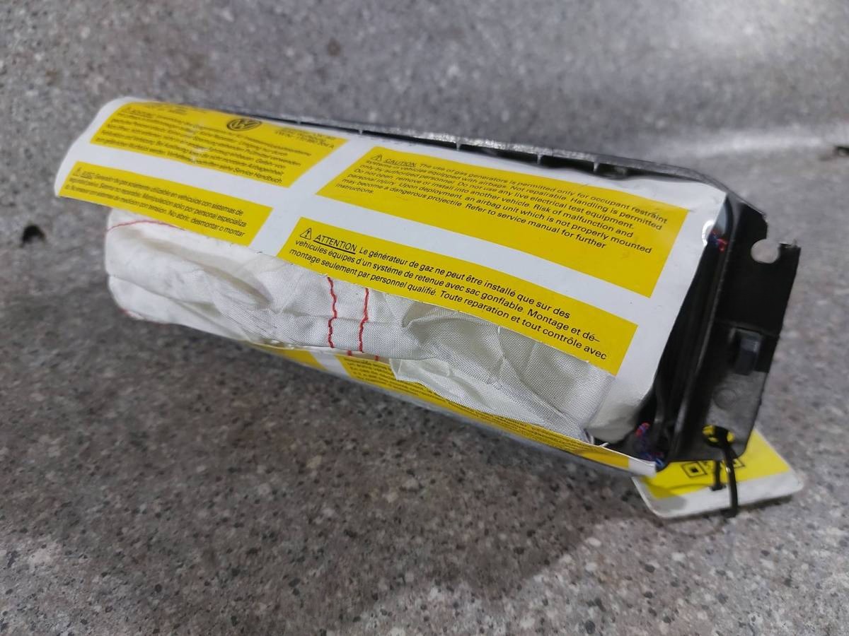 Подушка SRS пассажира Volkswagen Touran, 2005 г