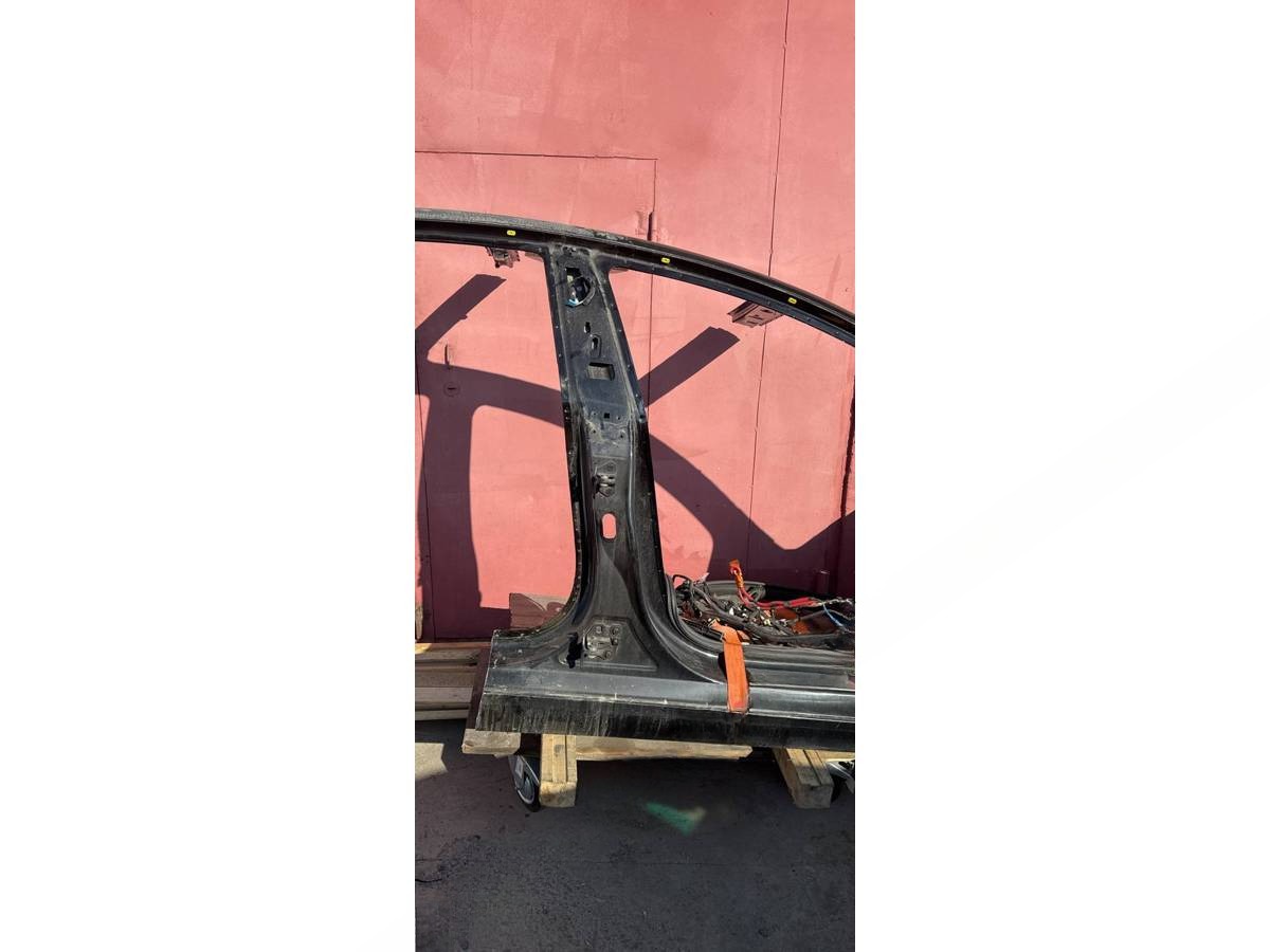 Стойка кузовная центральная правая к Tesla Model 3, 2019 г.
