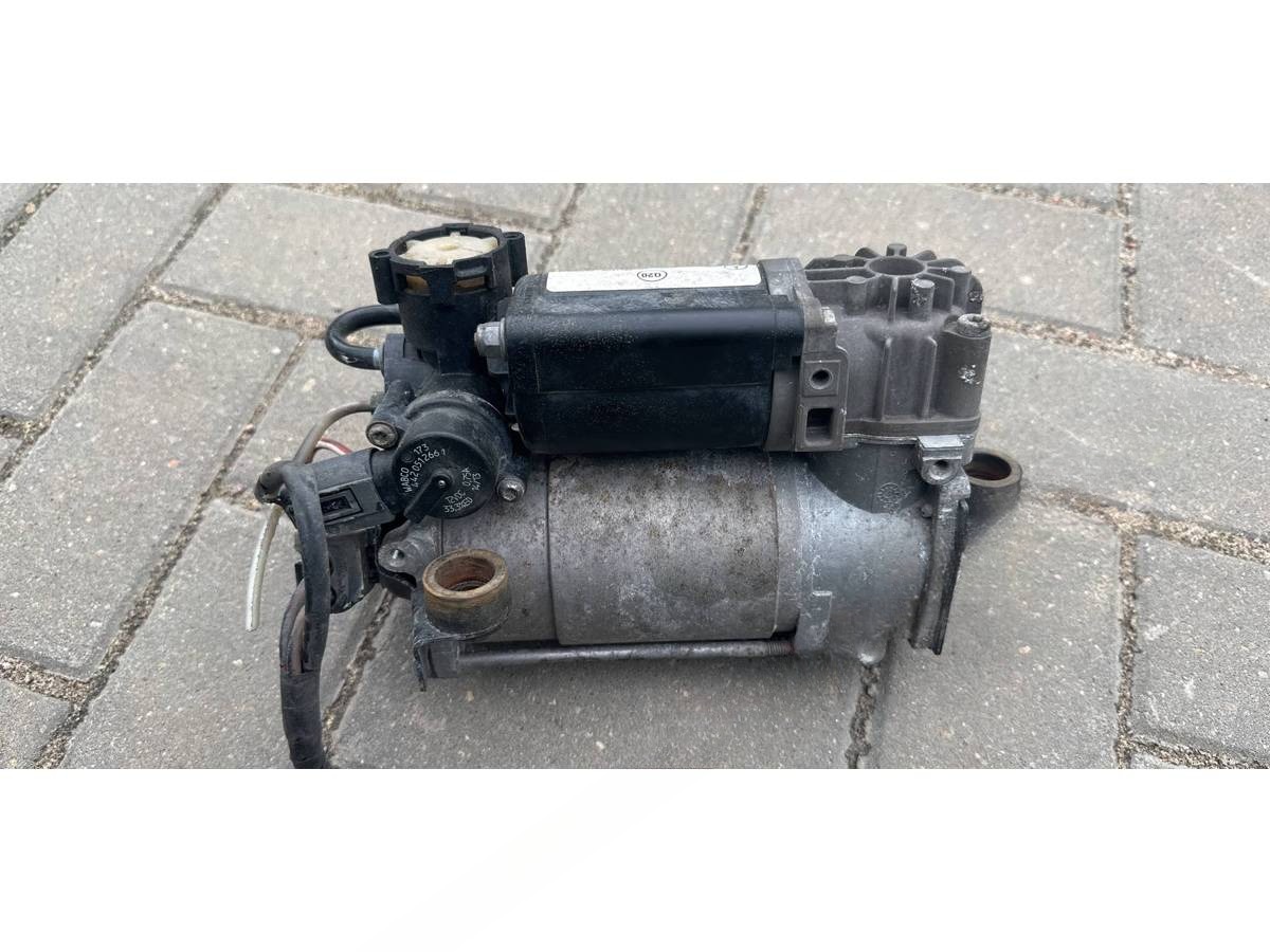 Компрессор пневмоподвески Mercedes S W220, 2004 г