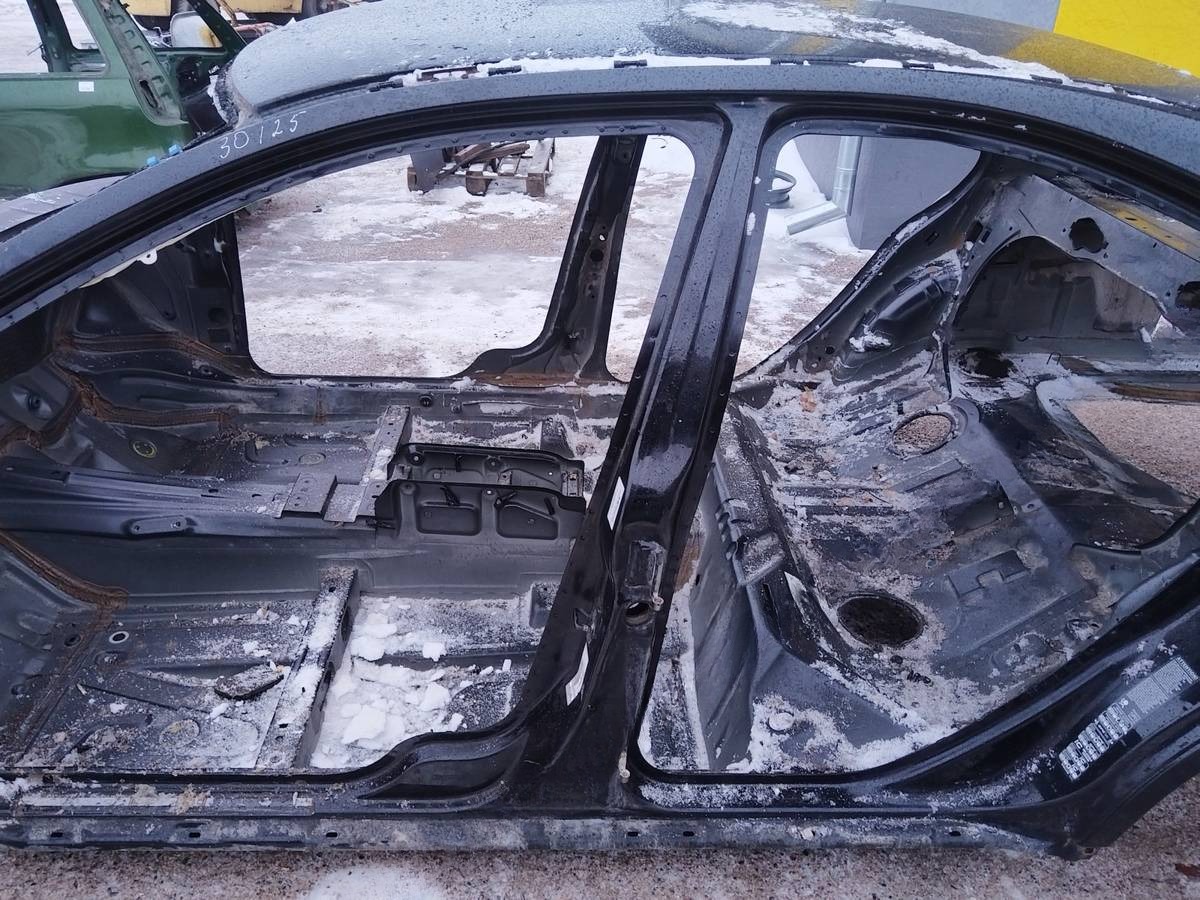 Стойка кузовная центральная левая к Volvo S60 1 поколение (2000-2004), 2002 г.