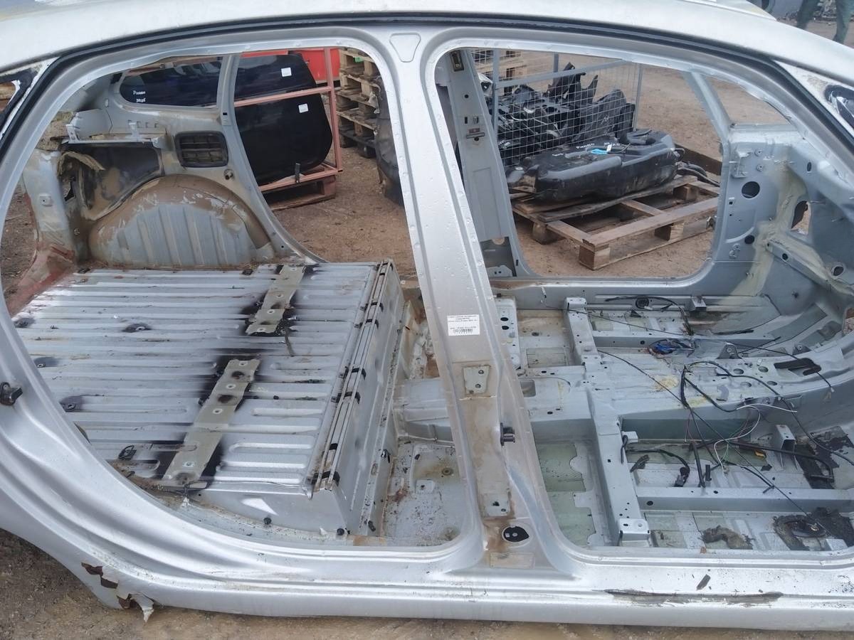 Стойка кузовная центральная правая к Citroen Xsara Picasso 1 поколение (1999-2004), 2002 г.