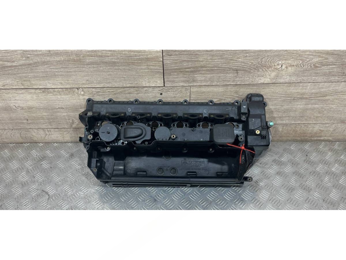 Клапанная крышка BMW E39, 2001 г