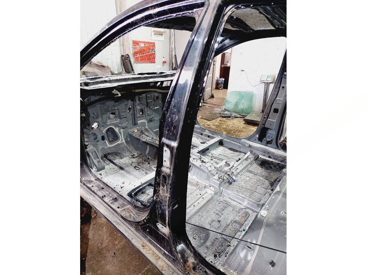 Стойка кузовная центральная левая к Hyundai ix35, 2014 г.