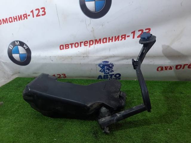 Бачок омывателя Audi Q7 W205, 2015 г