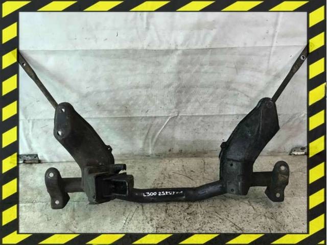 Балка подвески передняя (подрамник) Mitsubishi L300, 1995 г., арт. 35758098