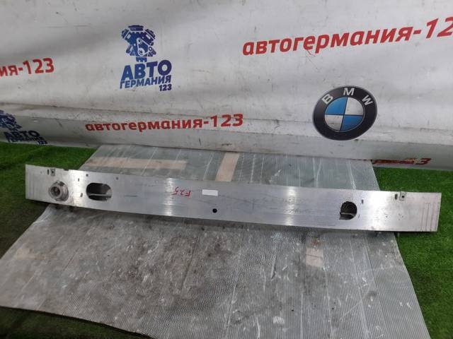 Усилитель бампера переднего Toyota Land Cruiser