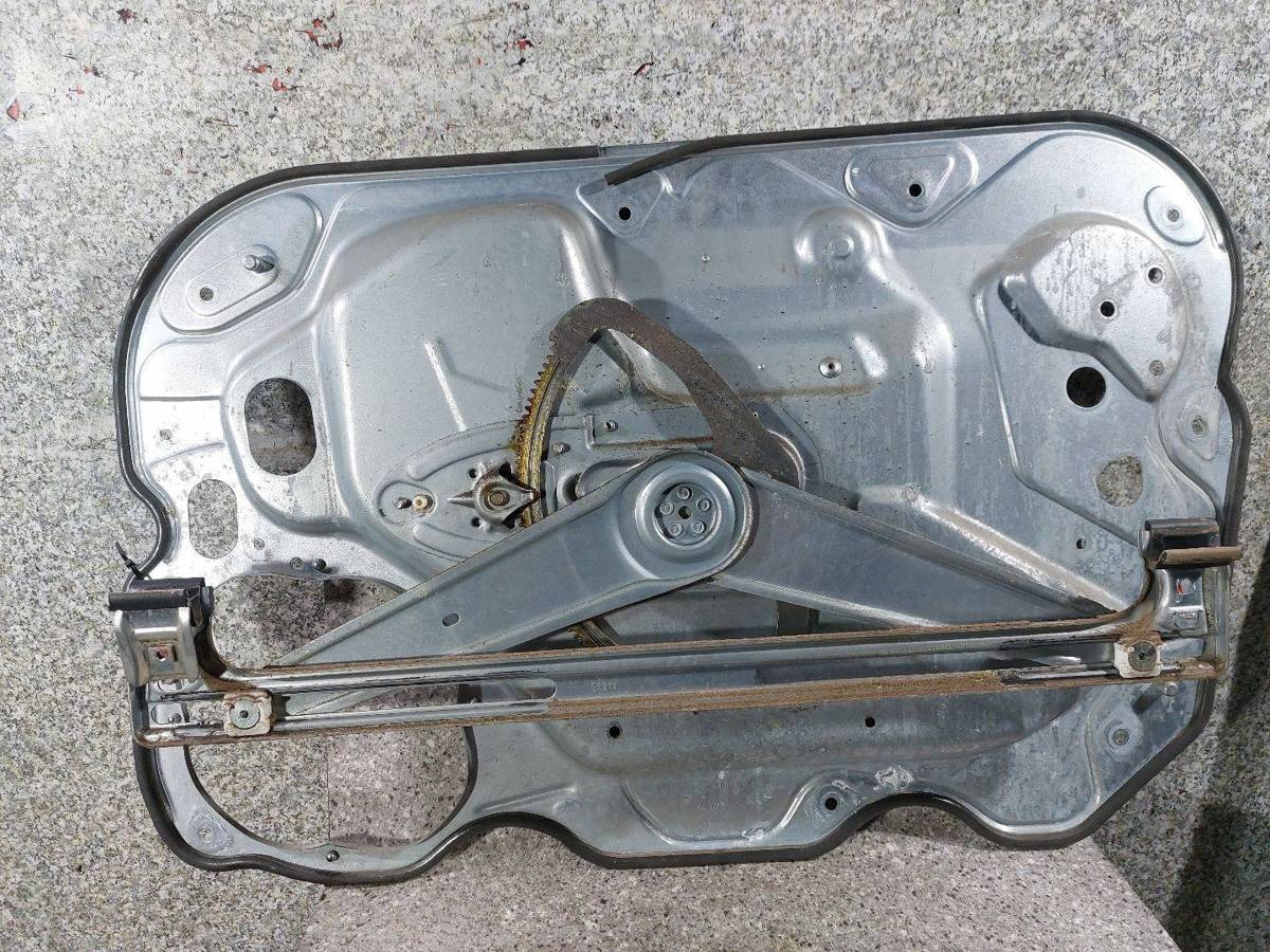 Стеклоподъёмник передний левый Ford Focus, 2006 г