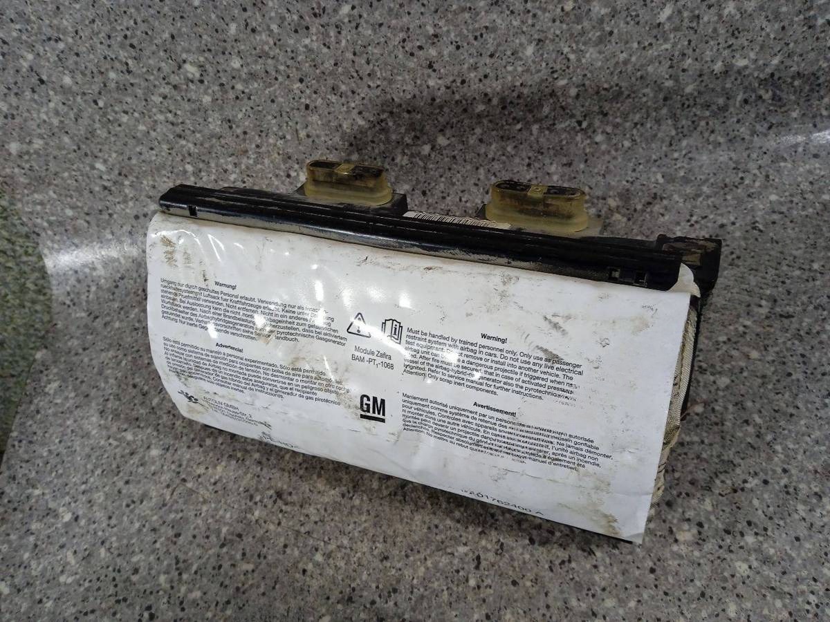 Подушка безопасности пассажира Opel Zafira, 2011 г