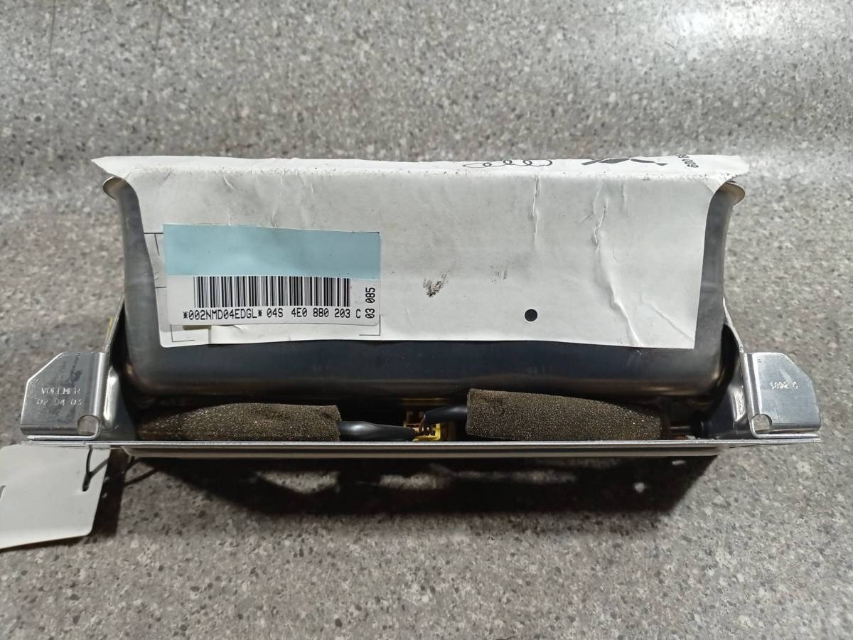 Подушка безопасности пассажира Audi A8, 2004 г