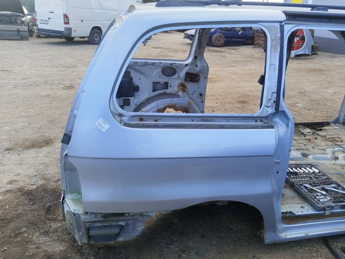 Крыло заднее правое к Kia Carnival 1 поколение (1998-2002), 2001 г.
