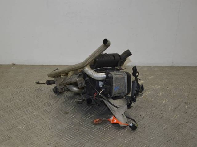 Автономный отопитель BMW F06/F12/F13, 2015 г., OEM 122R000258, арт. 58435414