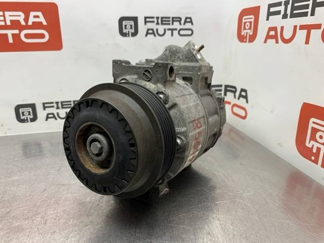 Компрессор кондиционера Mercedes C W204, 2010 г
