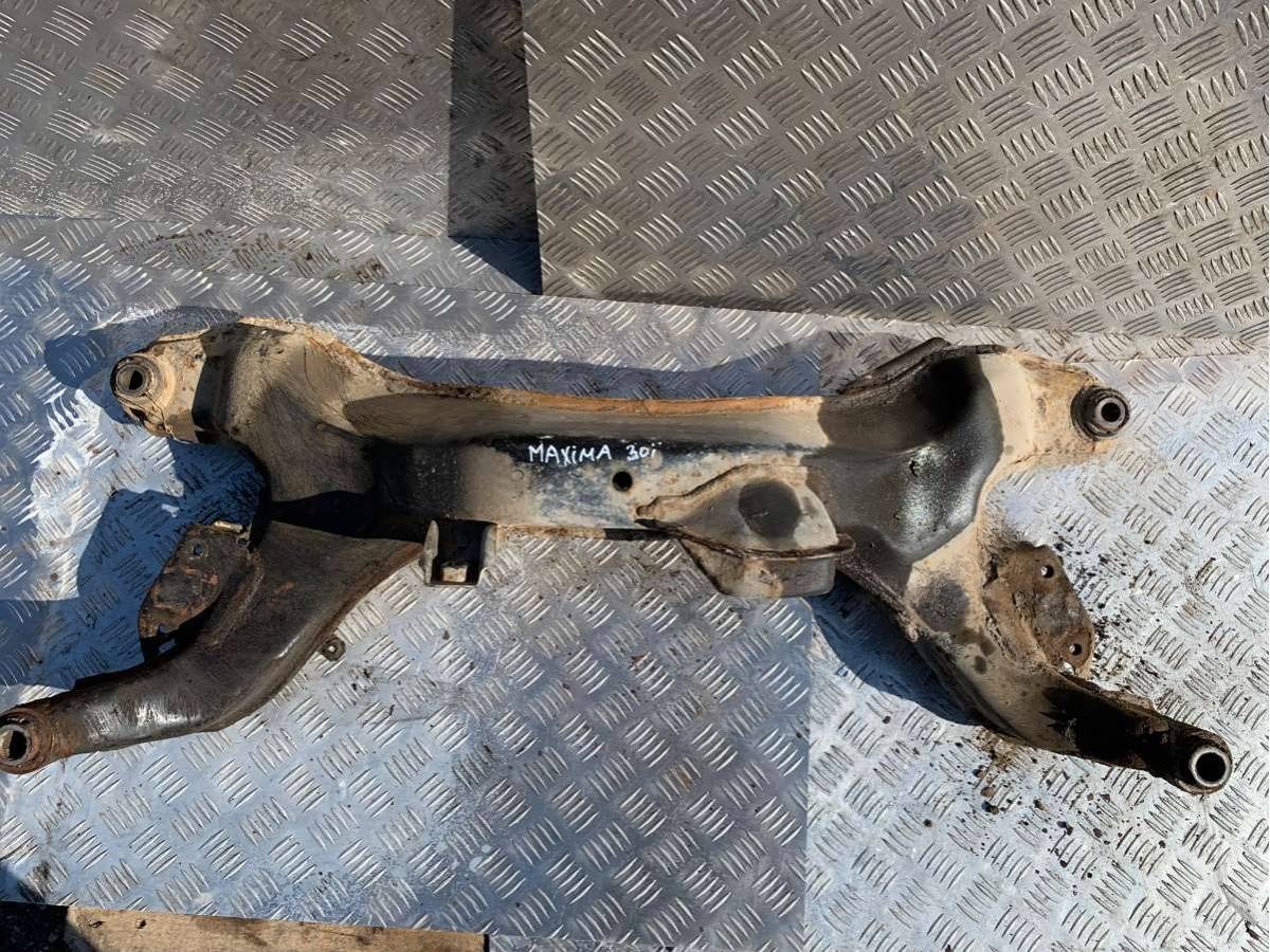 Балка подвески передняя (подрамник) Nissan Maxima А32, 1998 г., арт. 86092225