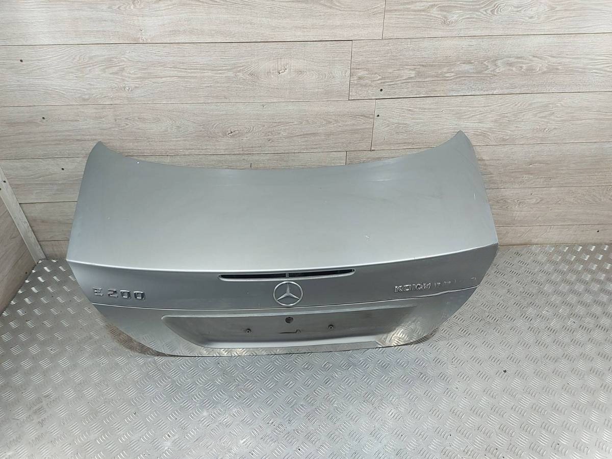 Крышка багажника дверь 3-5 Mercedes E W211, 2008 г