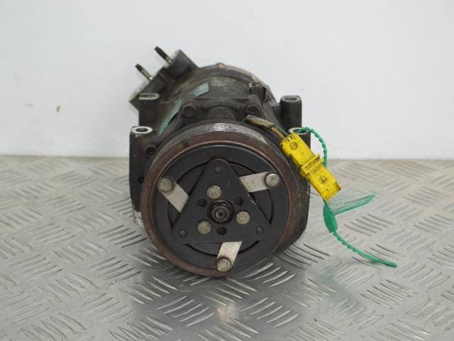 Компрессор кондиционера Peugeot 307, 2004 г