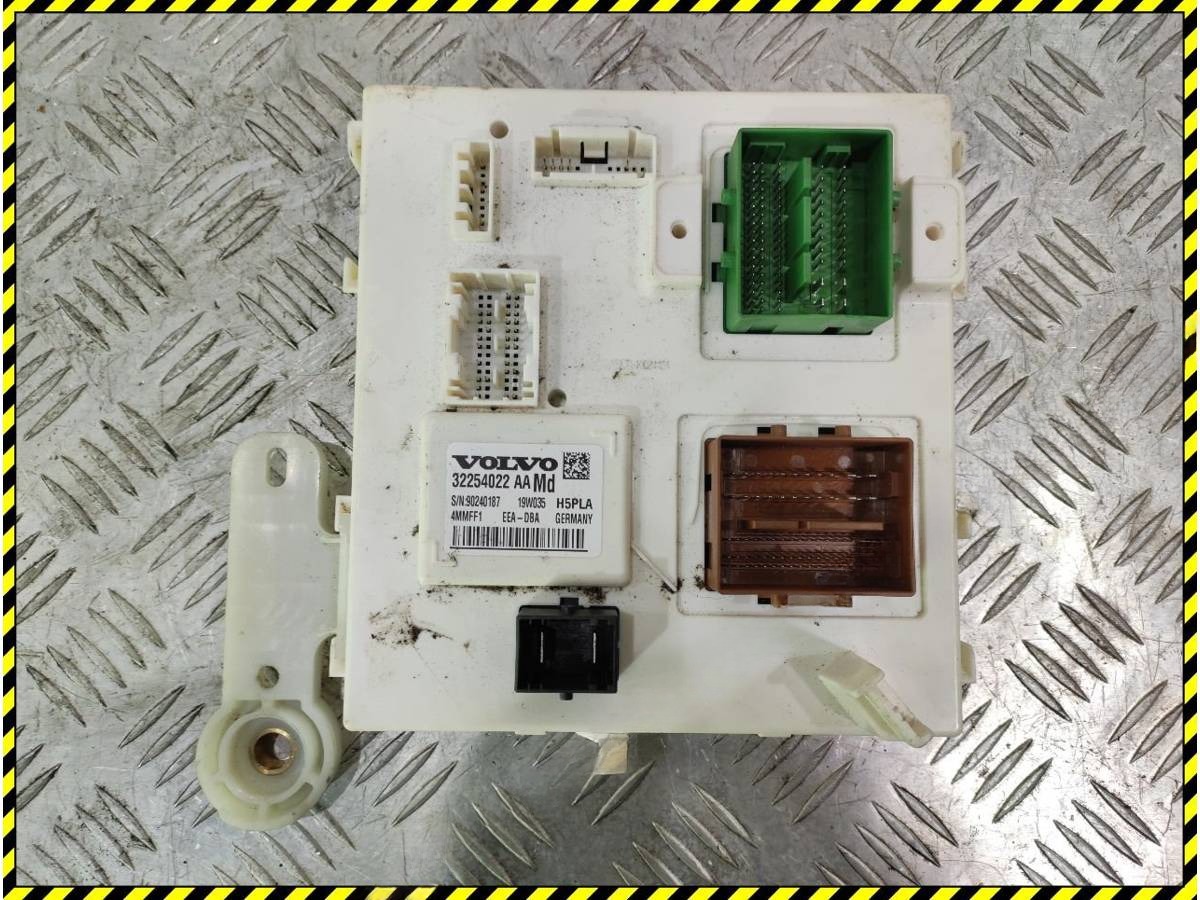 Блок комфорта Volvo XC90, 2018 г., OEM 32254022, арт. 94328027
