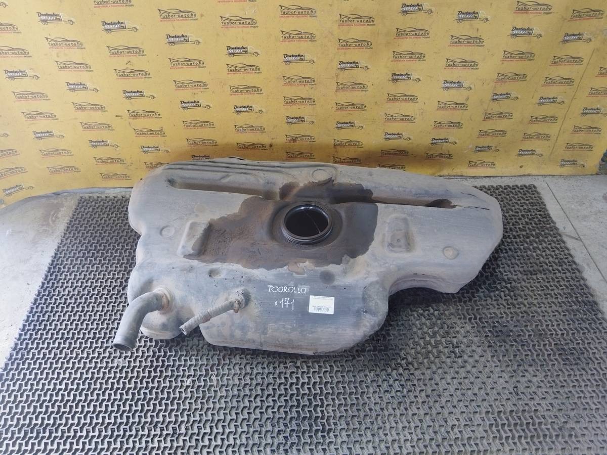 Топливный бак Toyota Corolla E120/E130, 2002 г