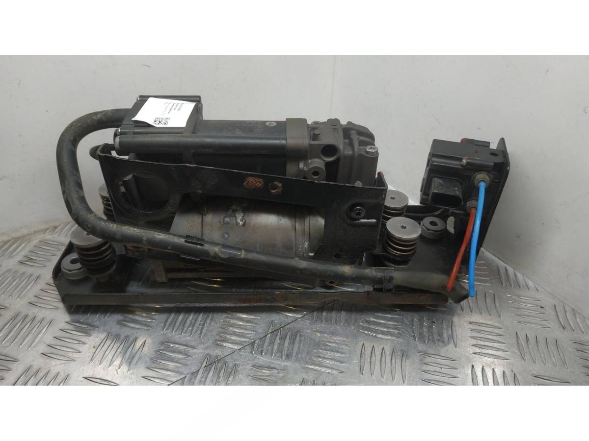 Компрессор пневмоподвески BMW F01/F02, 2012 г