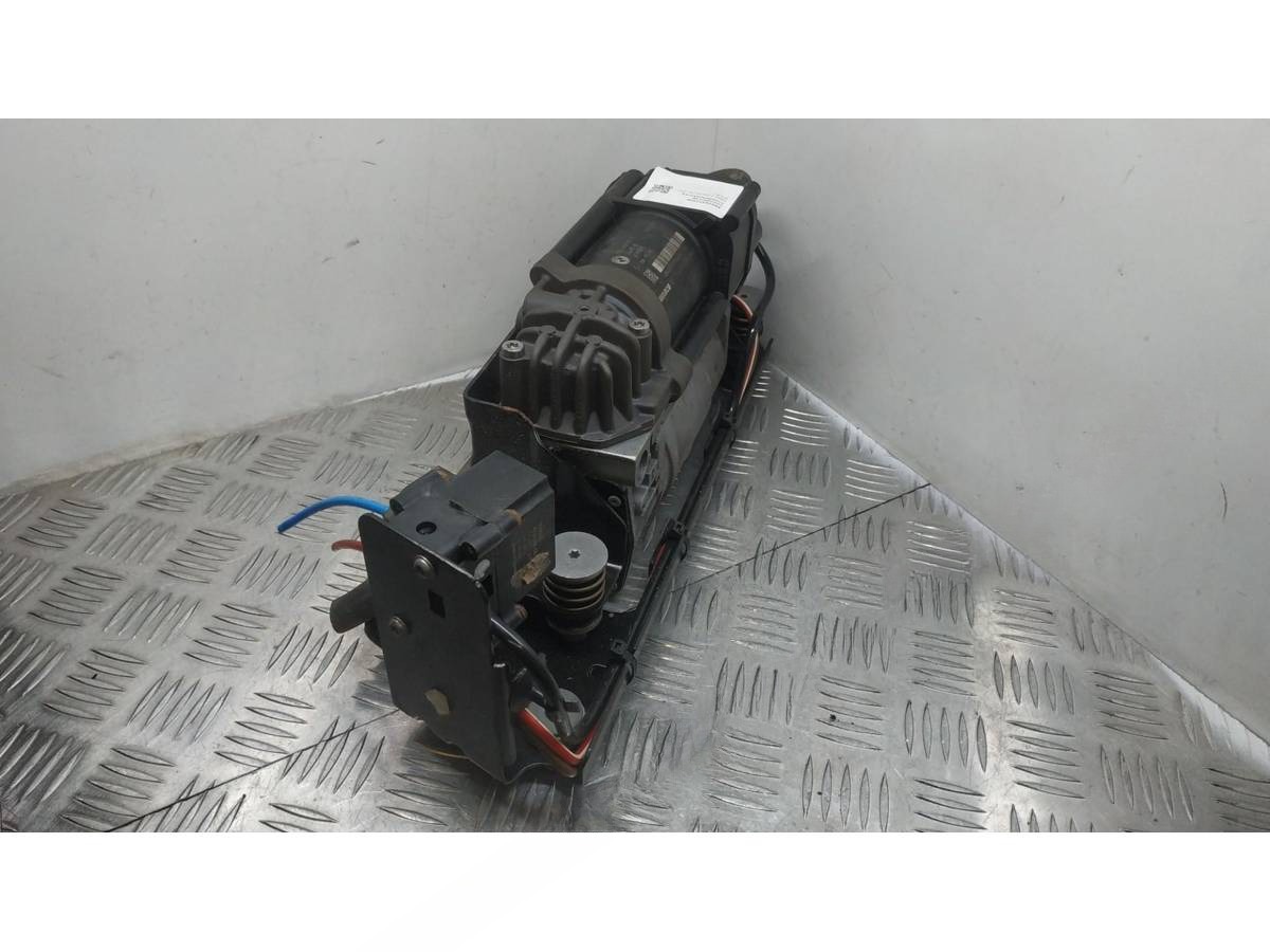 Компрессор пневмоподвески BMW F10/F11/GT F07