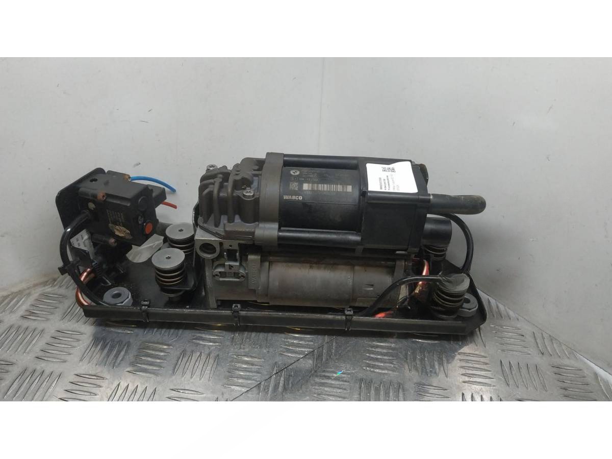 Компрессор пневмоподвески BMW F01/F02, 2014 г