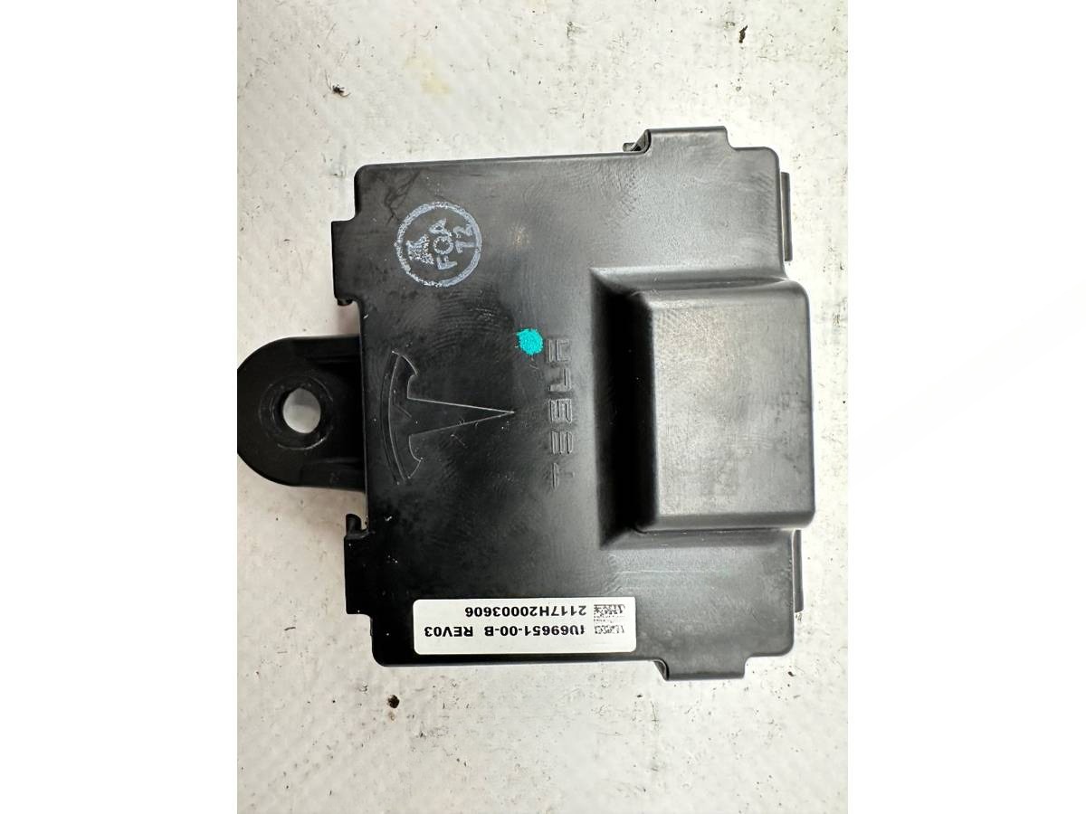 Блок управления Tesla Model S ( - ), 2012 г., OEM 106965100B, арт. B126482