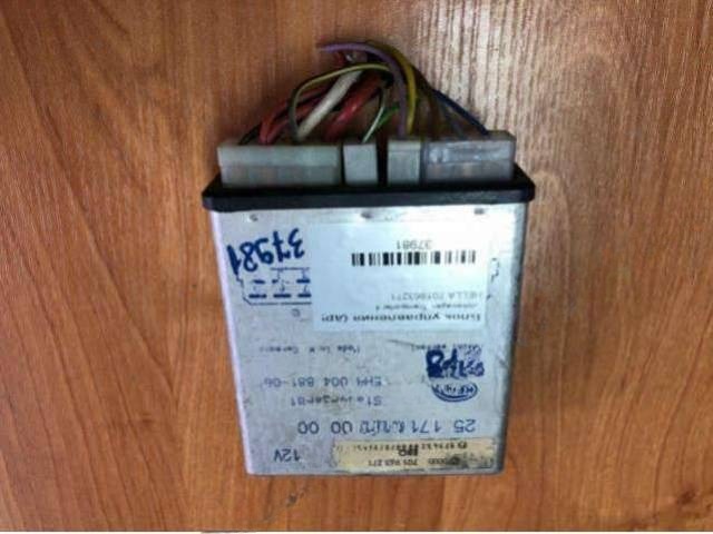 Блок управления Volkswagen Transporter T4, 1995 г., OEM Hella701963271, арт. B37981