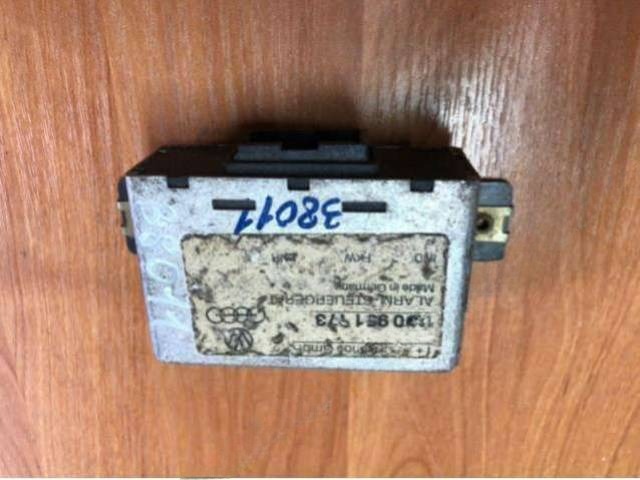 Блок управления Audi A4 B5, 1995 г., OEM 8D0951173, арт. B38011
