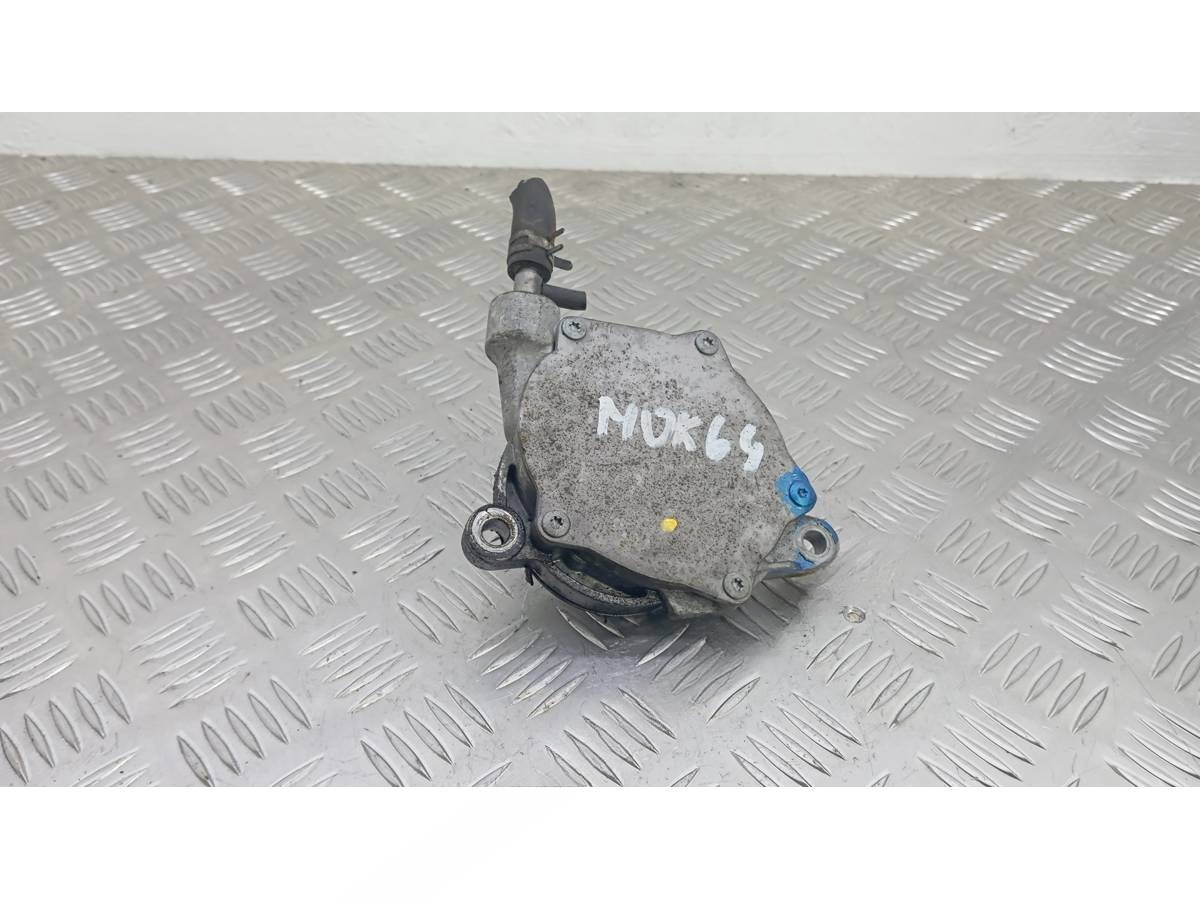 Вакуумный насос Toyota Auris E150, 2010 г