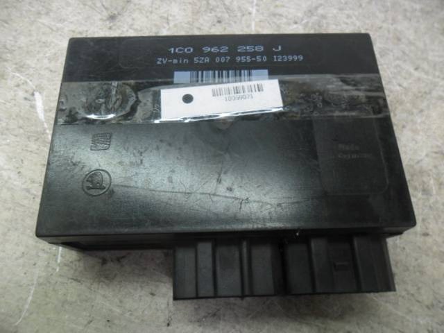 Блок комфорта Volkswagen Golf, 2000 г., OEM 1CO962258J, арт. 10069071
