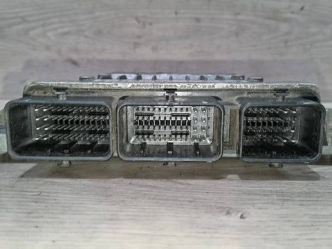 Блок управления двигателем Renault Scenic, 2007 г., OEM S122326111A, арт. 88618382