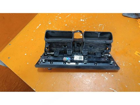Блок управления печки/климат-контроля BMW i3, 2016 г., OEM 9352082, арт. 01021303, фото 2