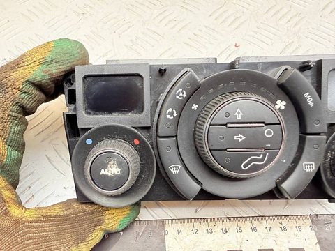 Блок управления печки/климат-контроля Peugeot 3008, 2012 г., арт. A42519, фото 2