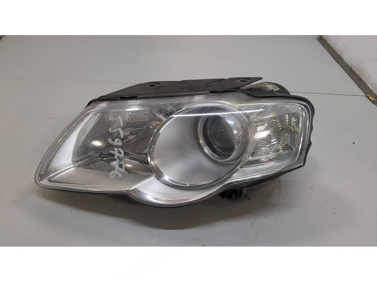 Фара левая Volkswagen Passat B6, 2005 г., OEM 3C0941005AD, арт. 21021321