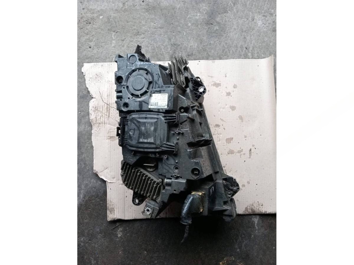 Фара левая Volvo FH, 2013 г., OEM 82137660, арт. 2840165114068, фото 2