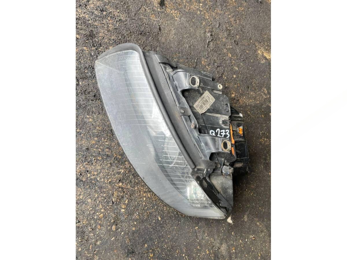Фара левая Audi A4, 2003 г., арт. 81671