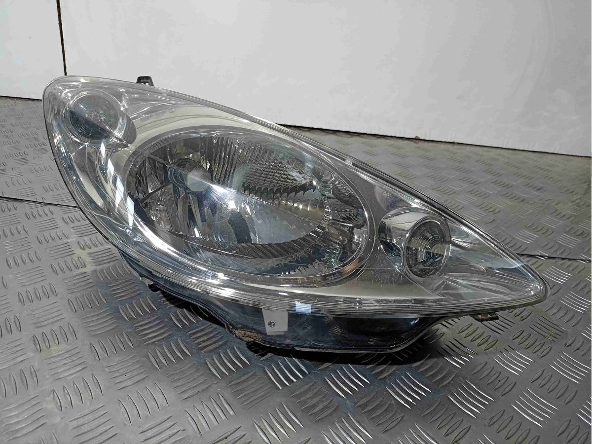 Новое Peugeot 1007, 2005 г., OEM 89008981, арт. 006360